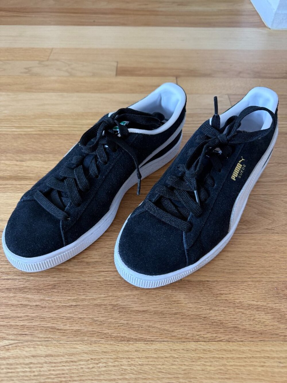Puma Suede Classic Black/White.  M7.5